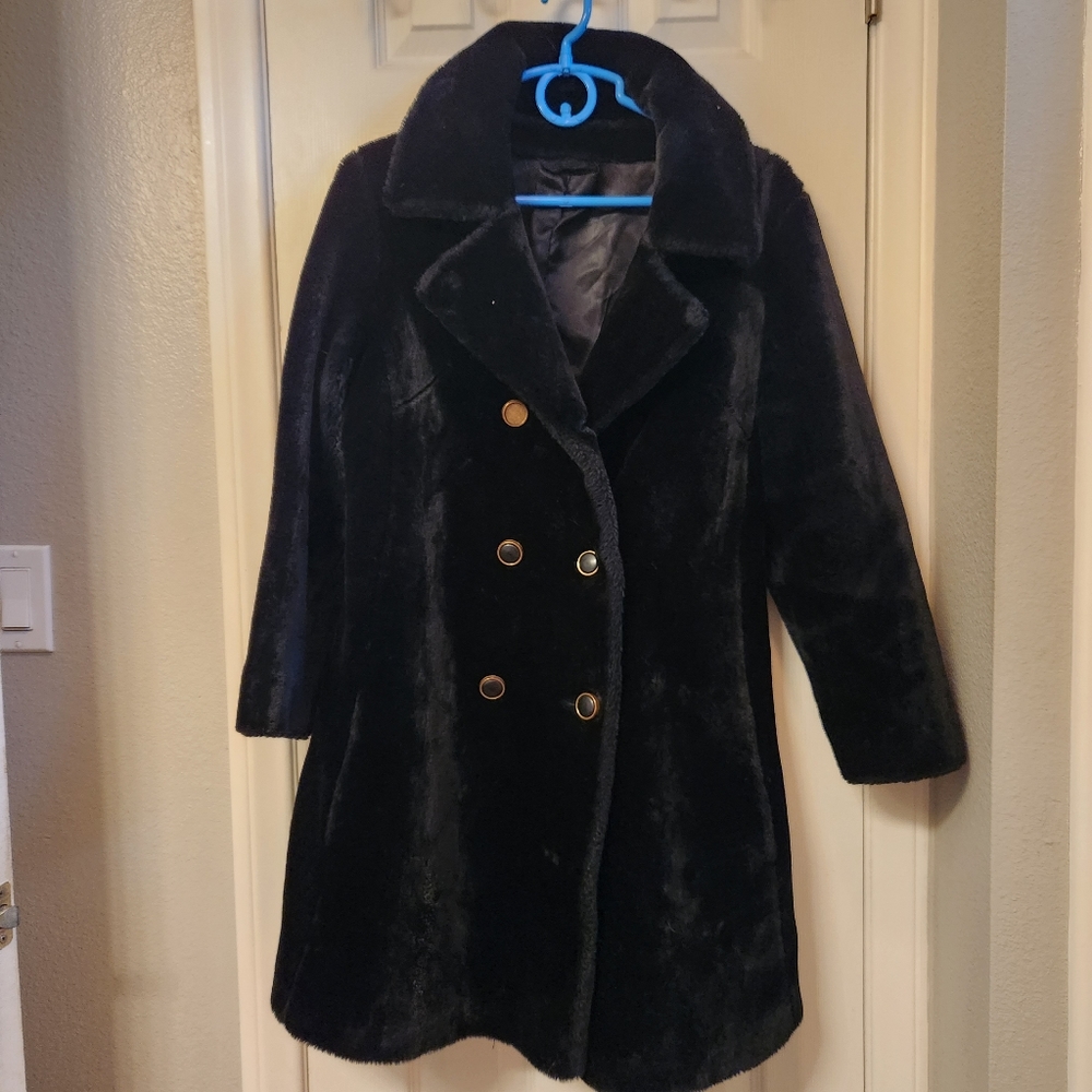 Fureal faux fur vintage coat size m?